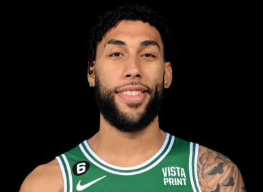Denzel Valentine headshot