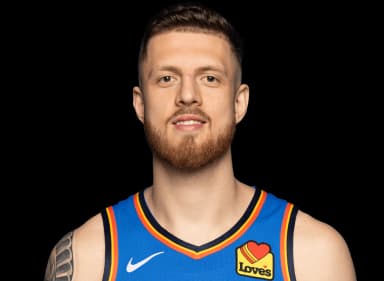 Isaiah Hartenstein headshot