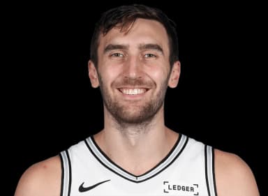Luke Kornet headshot