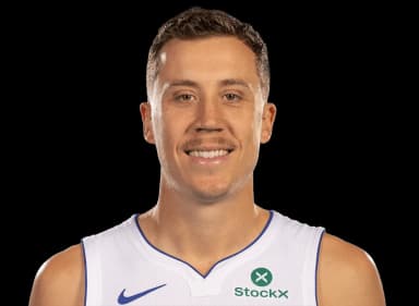 Duncan Robinson headshot
