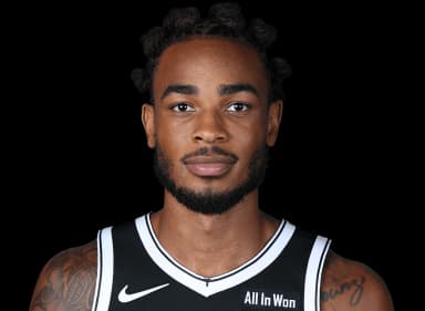 Nic Claxton headshot
