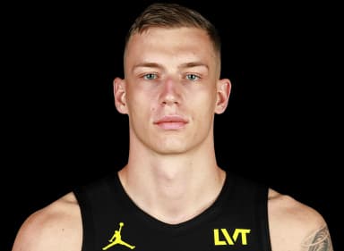Luka Samanic headshot