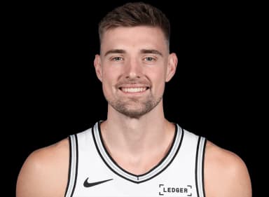 Micah Potter headshot