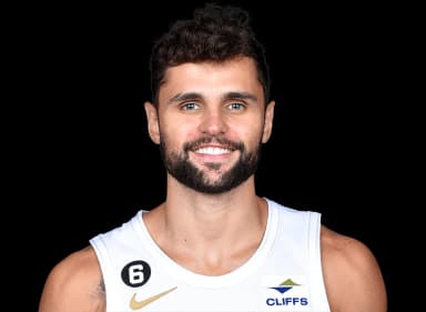 Raul Neto headshot