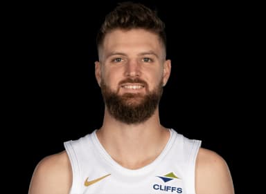 Dean Wade headshot