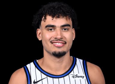 Justin Minaya headshot