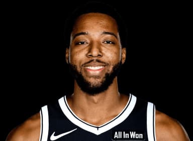 Chaney Johnson headshot