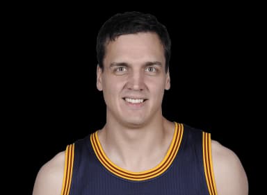 Sasha Kaun headshot