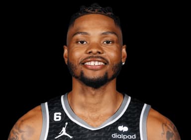 Kent Bazemore headshot