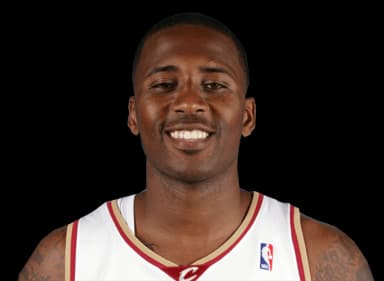 Lorenzen Wright headshot